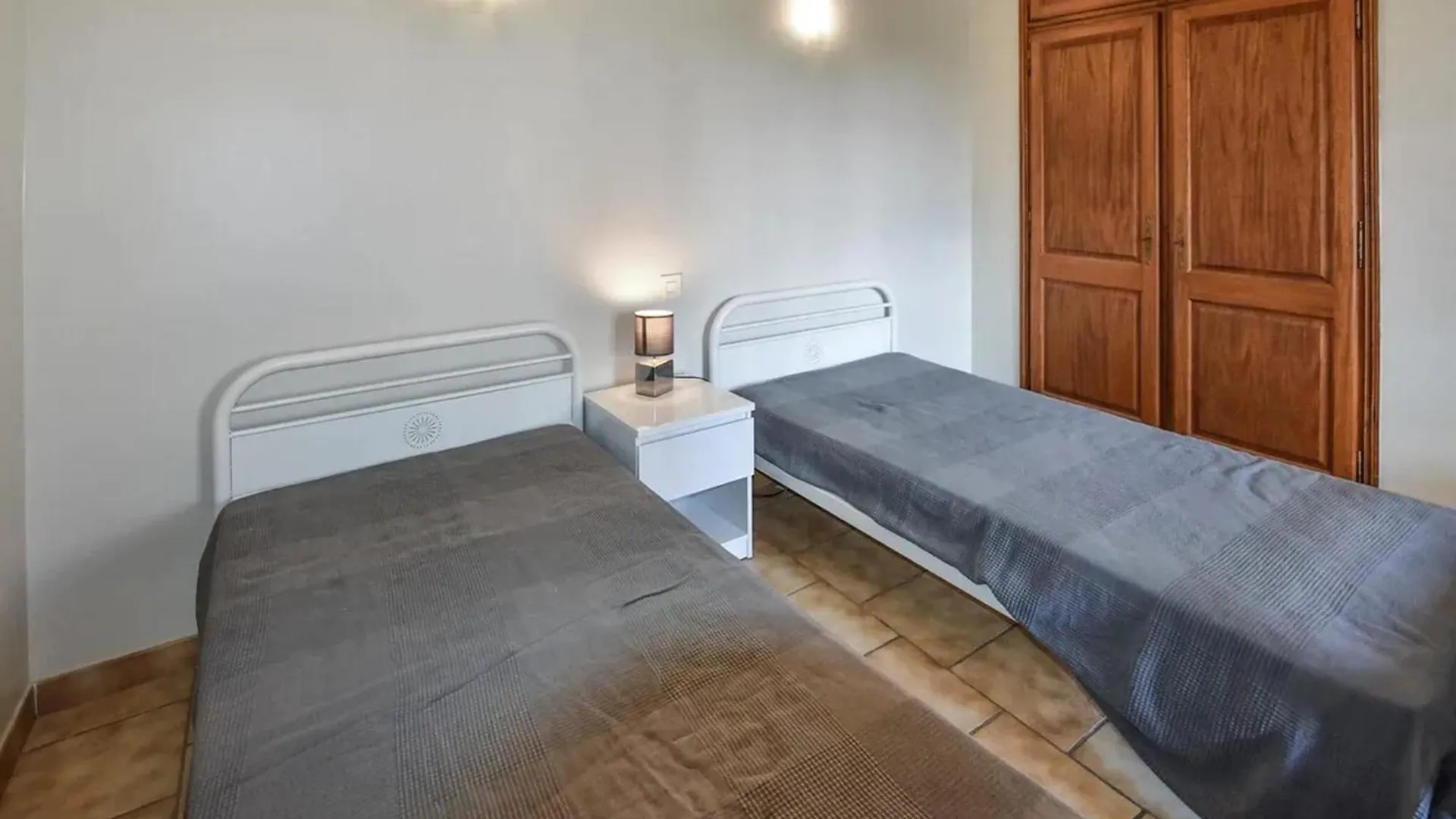 Maison Provencale Avec Cheminee A Loriol-Du-Comtat, Jardin Privatif 0*, Loriol-du-Comtat